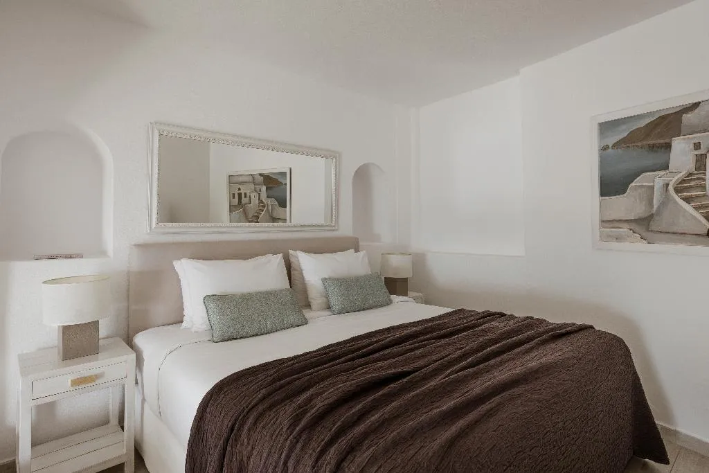 JUNIOR SUITE STANDARD Room, Aqua Luxury Suites, Santorini