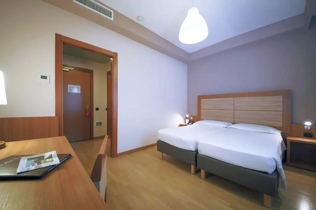 DOUBLE SINGLE USE COMFORT Room, Monica Hotel Fiera, Milan