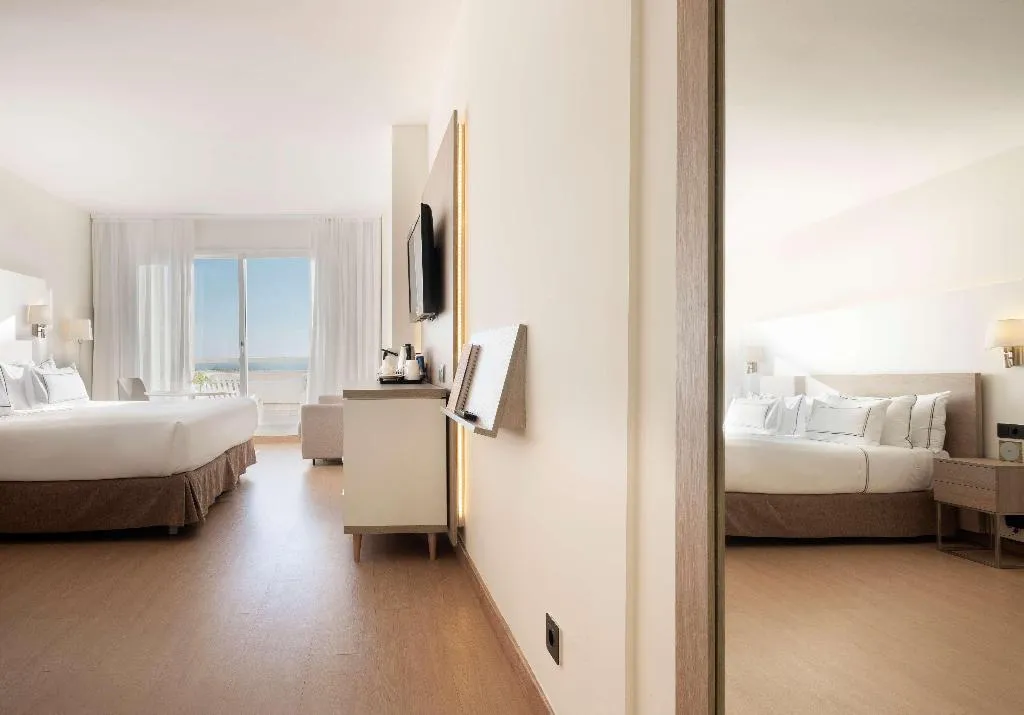 JUNIOR SUITE STANDARD Room, Melia Sitges, Costa Brava