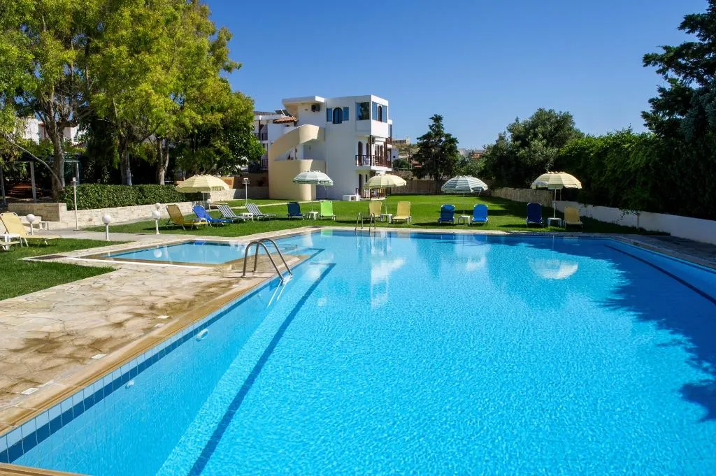 Pool, Prince Of Lillies, Crete