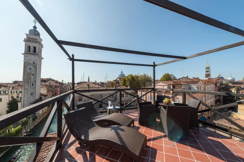Terrace, Casa Nicolò Priuli, Venice
