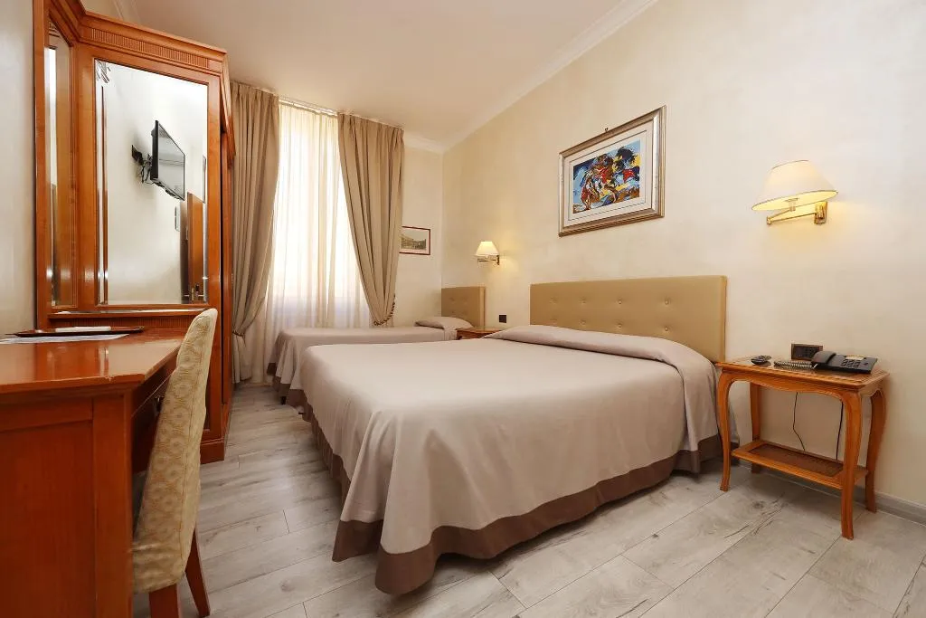 TRIPLE STANDARD Room, Rimini Hotel, Rome