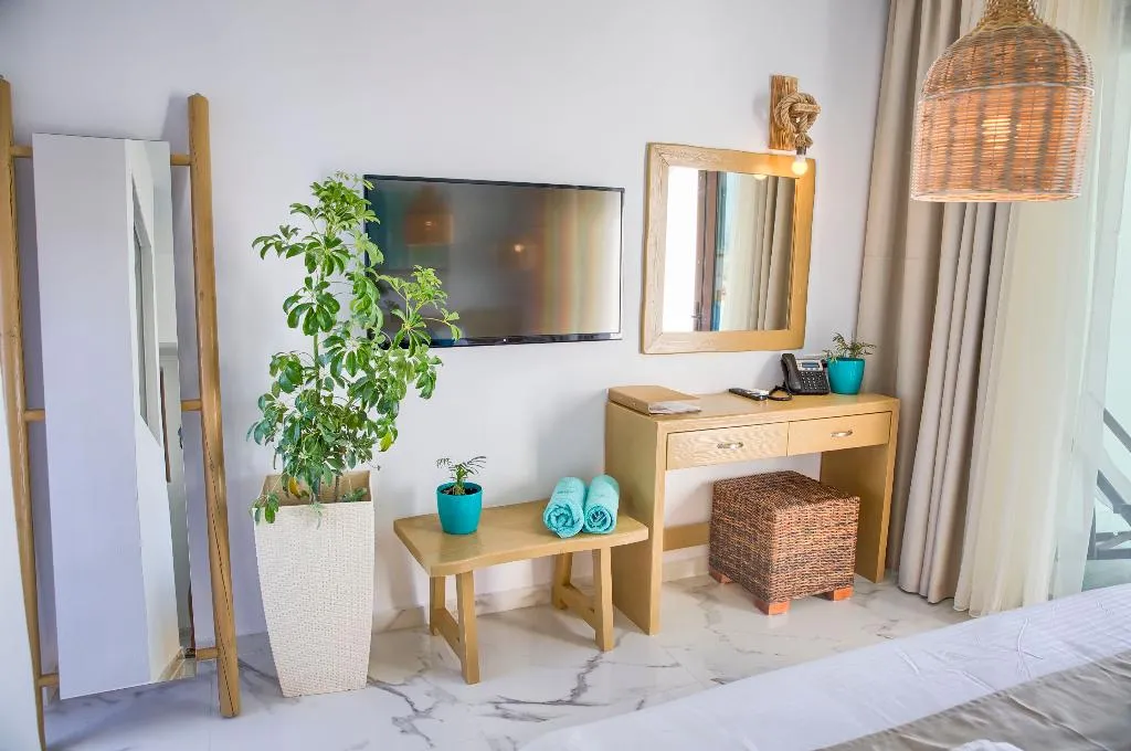 JUNIOR SUITE DELUXE WITH PRIVATE POOL Room, Alia suites & Alia beachfront suites and spa, Rhodes