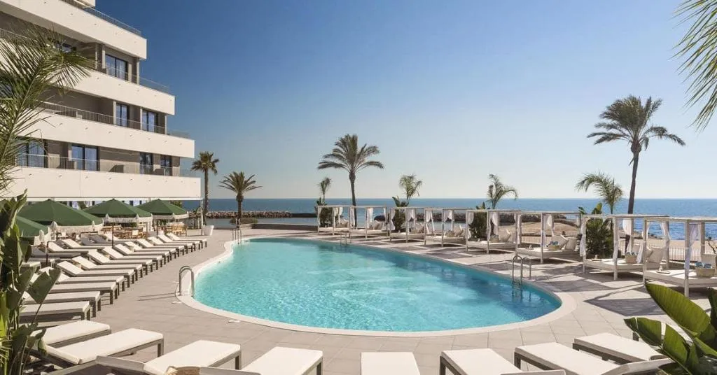 Pool, ME Sitges Terramar, Costa Brava