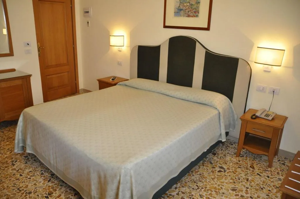SINGLE STANDARD Room, Tourist, Naples