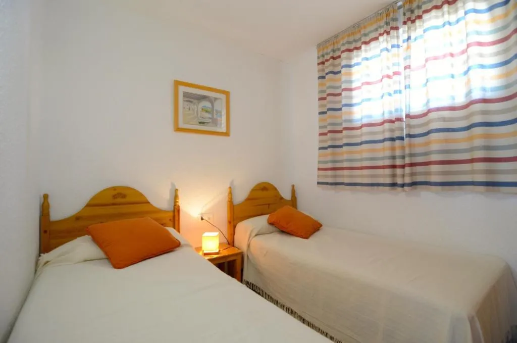 APARTMENT CAPACITY 6 TWO BEDROOMS Room, Del Sol 2D Apartamentos, Costa Brava
