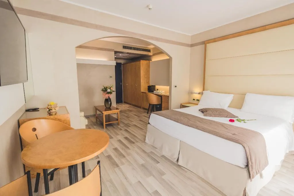 JUNIOR SUITE ONE BEDROOM ONE BATHROOM Room, Park Hotel Ai Pini, Venice