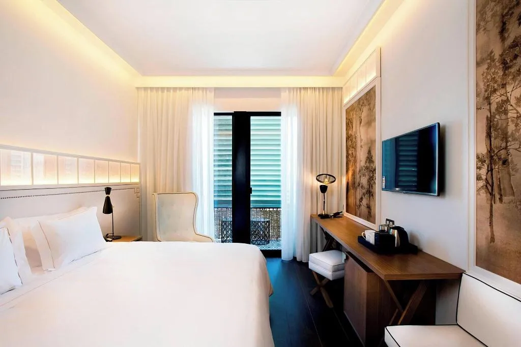 DOUBLE DELUXE WITH VIEWS Room, Cotton House, Autograph Collection, Barcelona