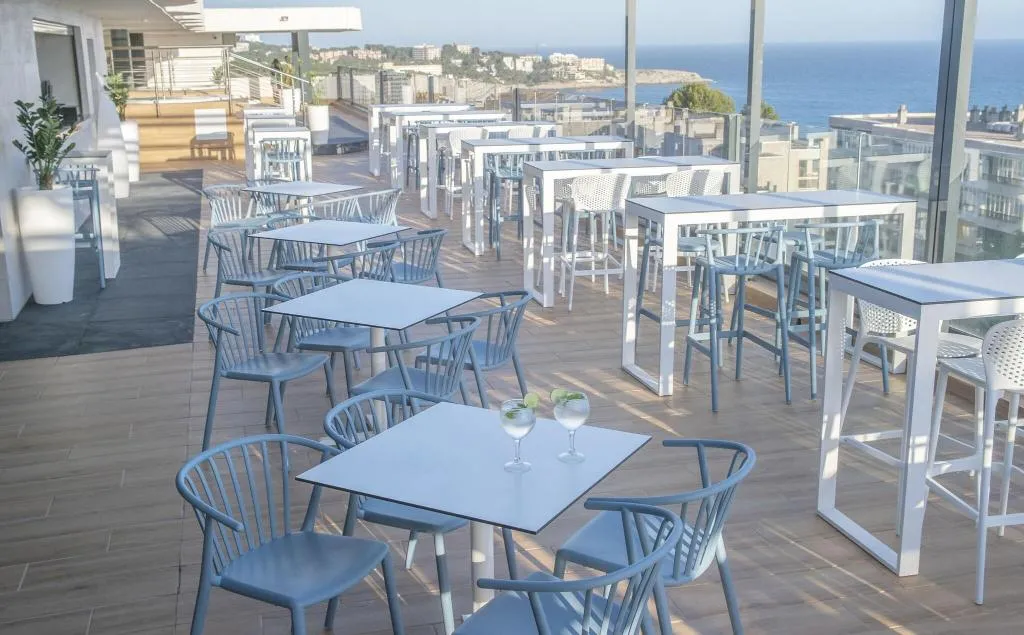 Terrace, Pierre & Vacances Hotel Salou Sunset, Costa Dorada