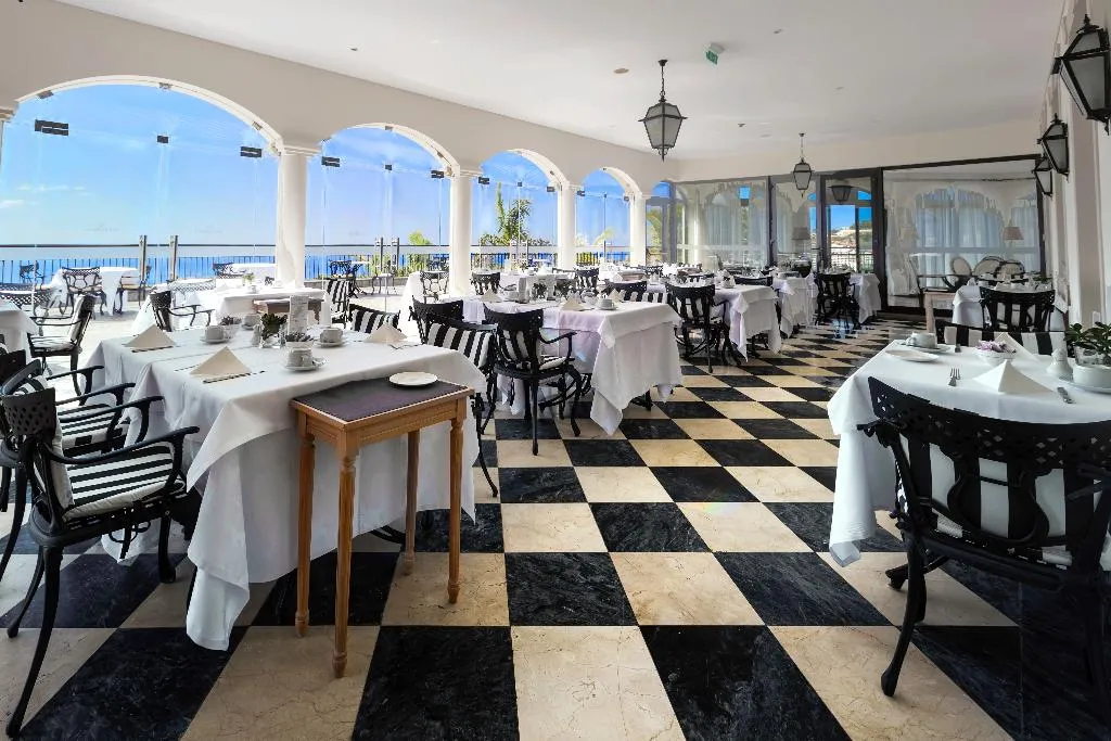 Restaurant, Quinta Funchal Gardens - Adults Only, Madeira