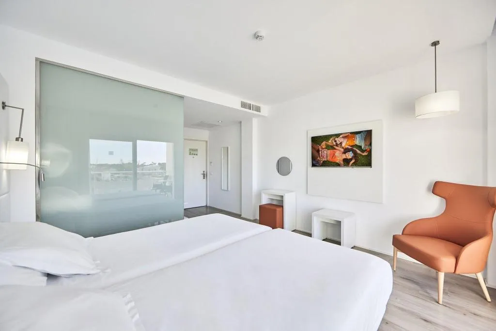 TWIN POOL VIEW Room, Astoria Playa, Majorca