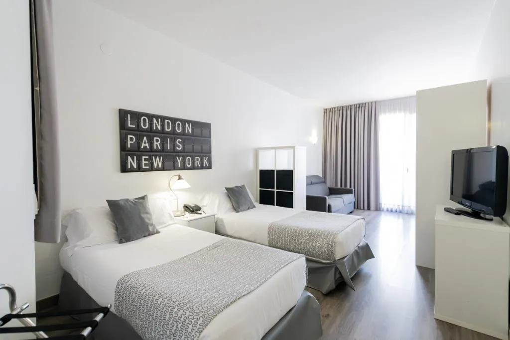 Room, Aparthotel Atenea Calabria, Barcelona