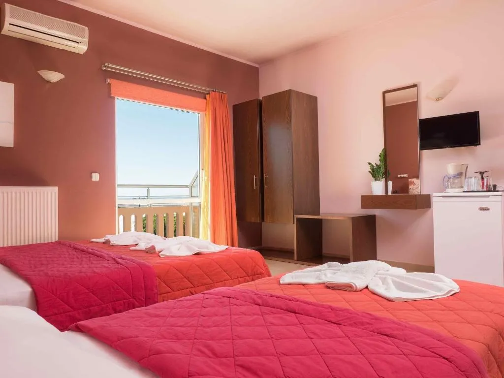 Room, Petritos Rooms And Studios, Crete