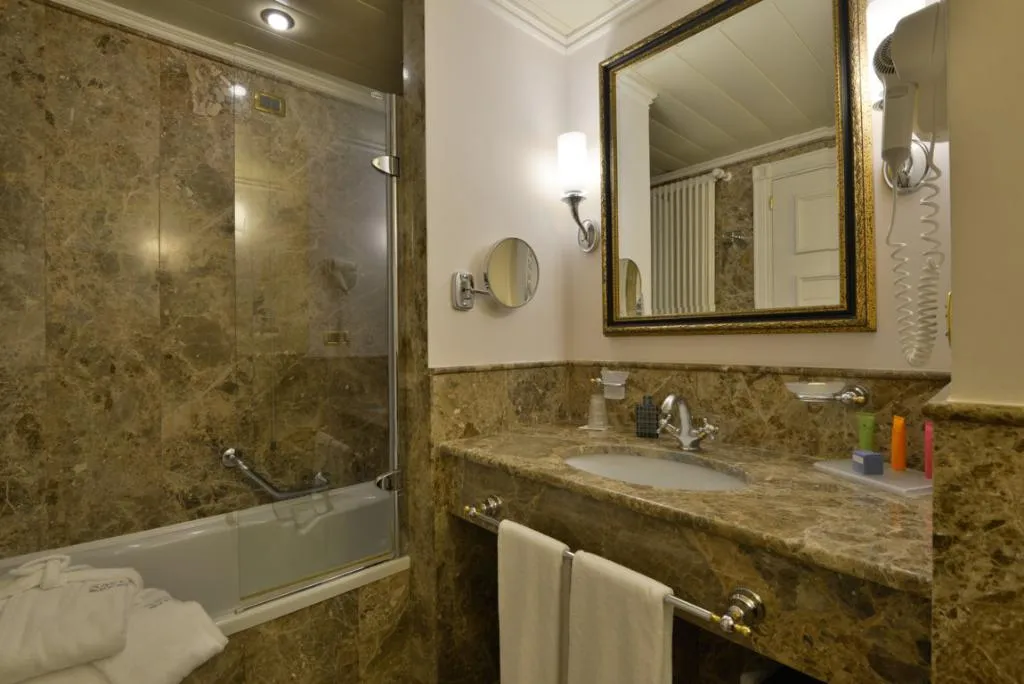 Double or Twin DELUXE Room, Savoy Beach, Naples