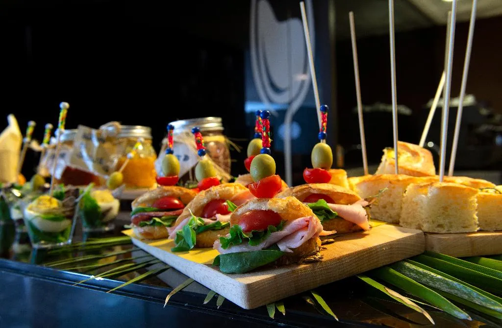 Bar, D120, Milan