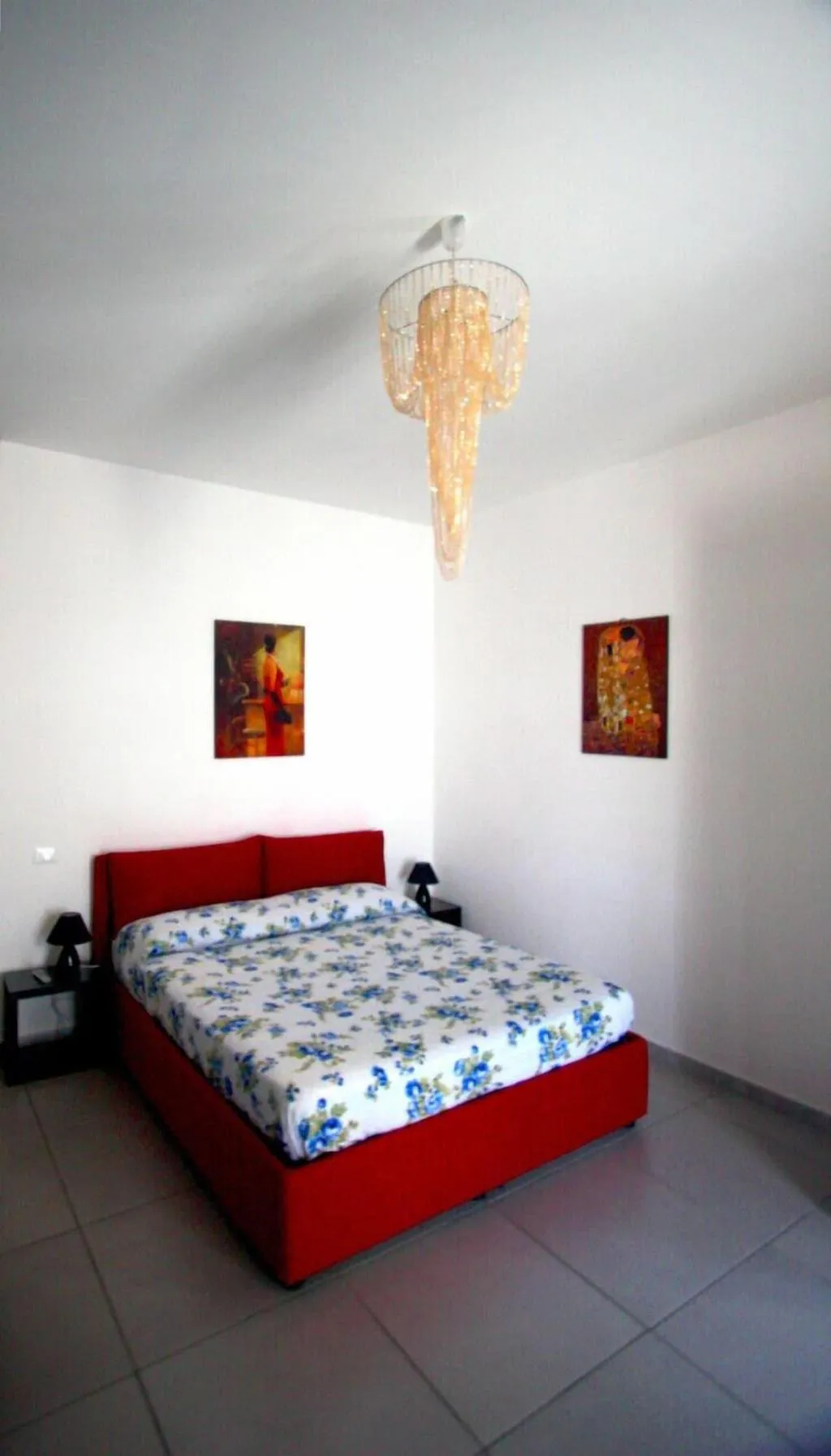 Room, Megaride Santa Lucia, Naples