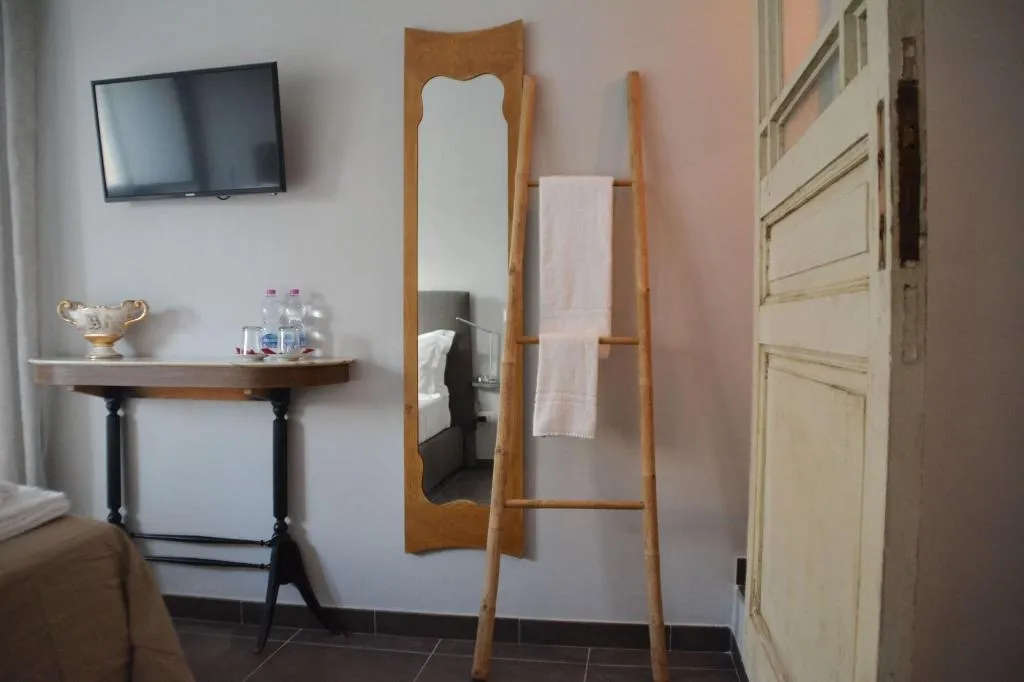 Room, ZIOLì, Catania