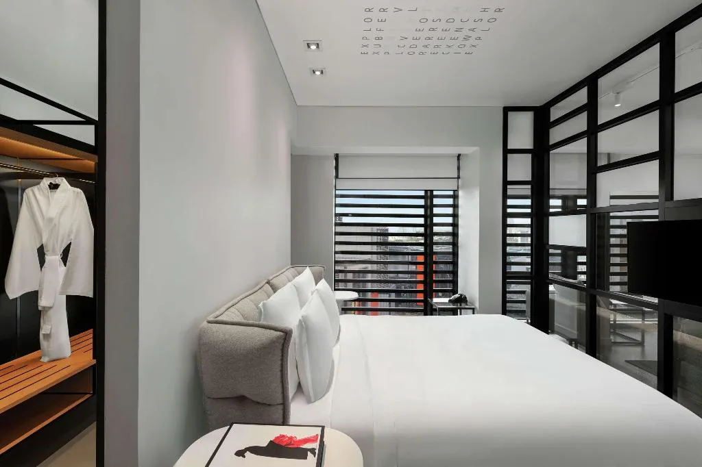 SUITE WITH VIEWS Room, Canopy by Hilton Dubai Al Seef, Dubai