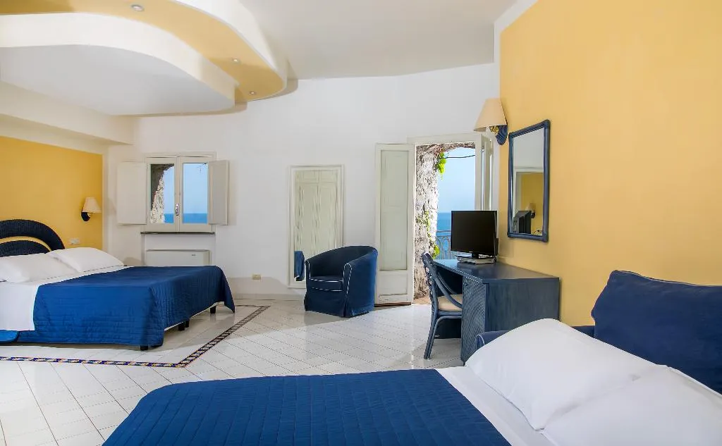 QUADRUPLE SEA VIEW Room, Hotel Club Due Torri, Naples