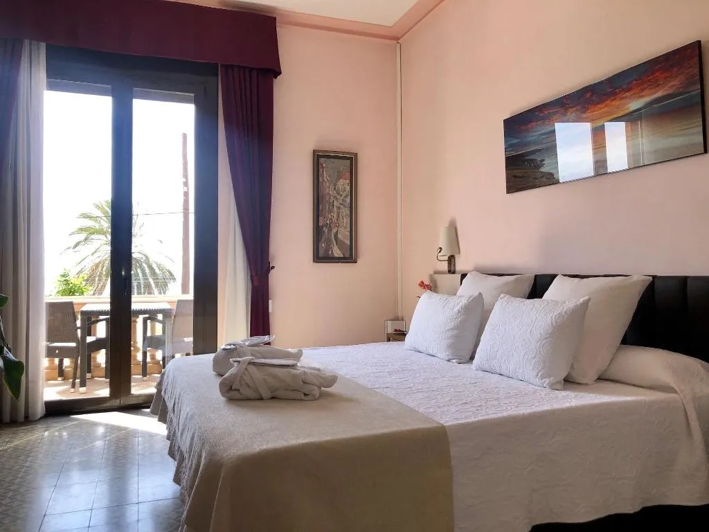 Room, Hotel Llar De Capitans, Barcelona