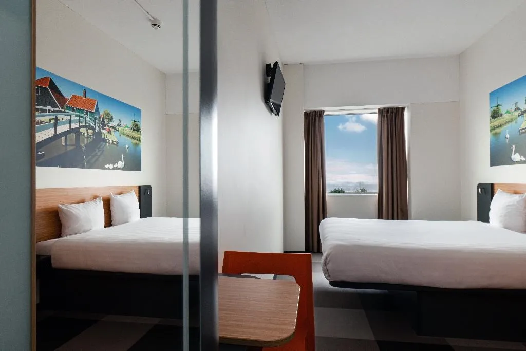DOUBLE STANDARD Room, easyHotel Amsterdam Zaandam, Amsterdam