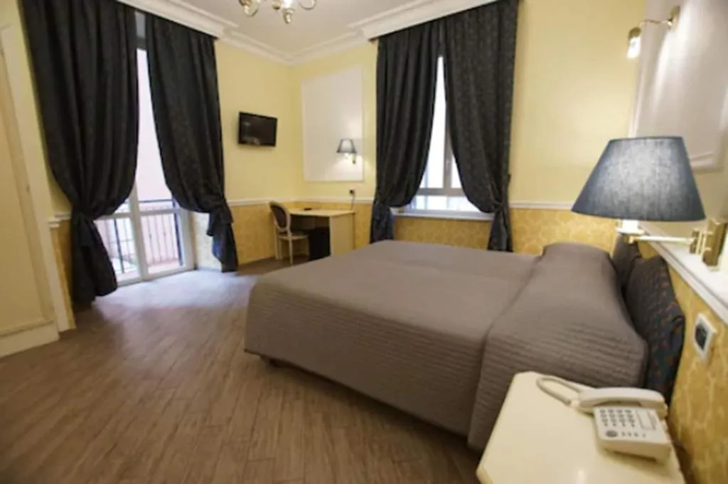 Room, Giglio Dell'Opera, Rome