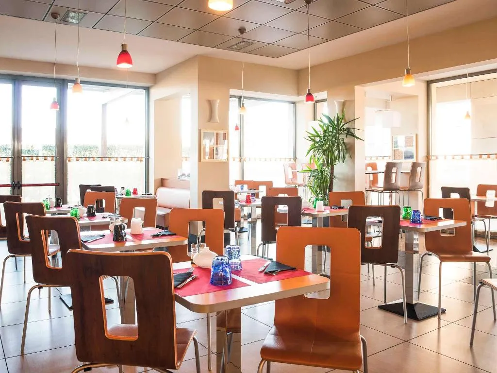 Restaurant, Ibis Como, Milan