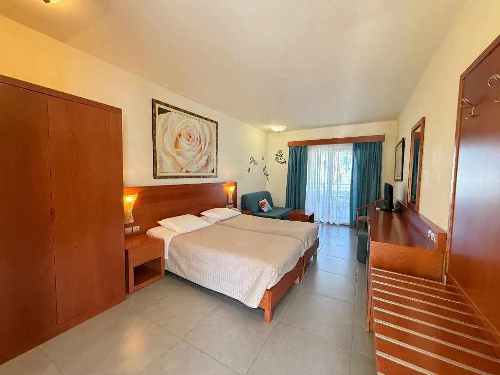 Double or Twin PARTIAL SEA VIEW Room, Kos Palace Hotel, Kos