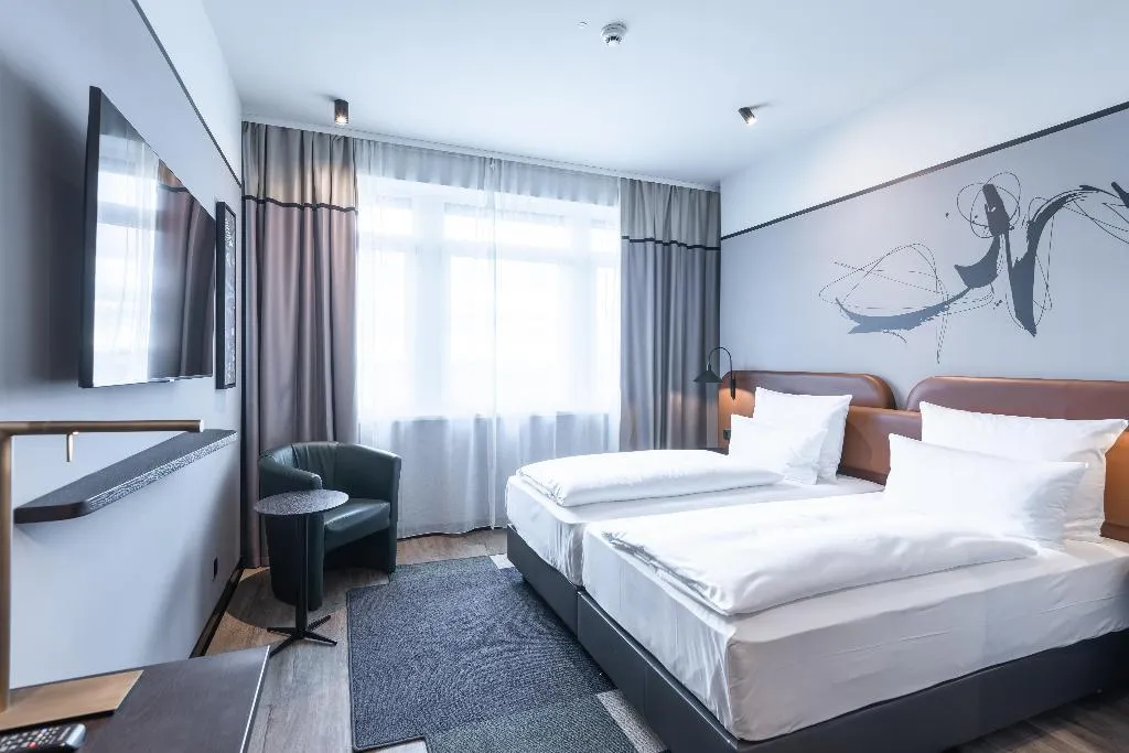 TWIN TWO BEDS Room, Titanic Comfort Kurfuerstendamm, Berlin