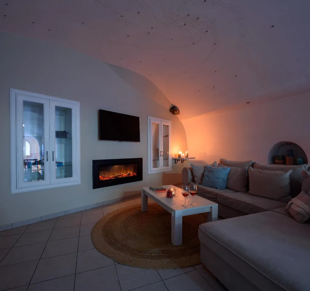 VILLA WITH JACUZZI Room, Suite Home Santorini, Santorini