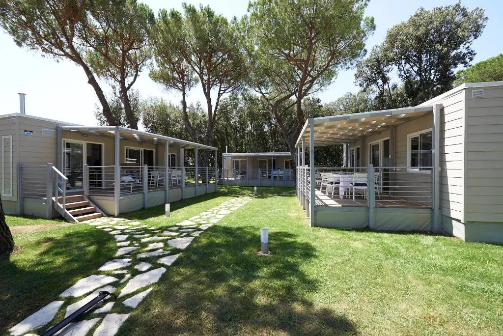 MOBILE HOME CAPACITY 6 Room, Baia Domizia Camping Village, Naples