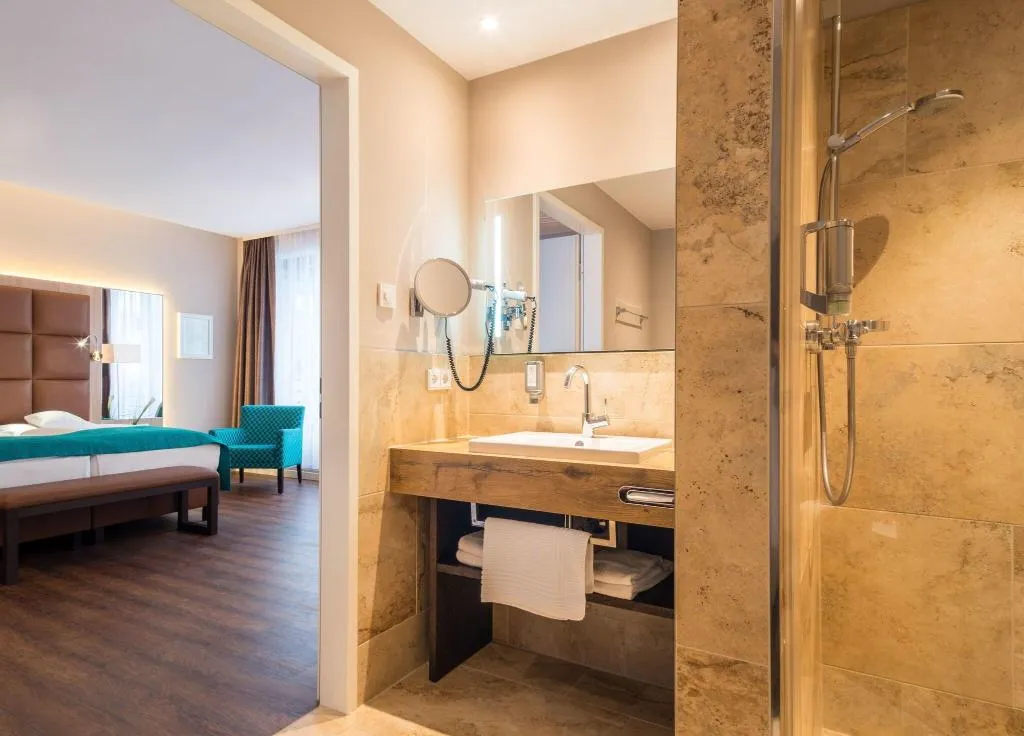 JUNIOR SUITE DELUXE Room, Hollywood Media Hotel, Berlin