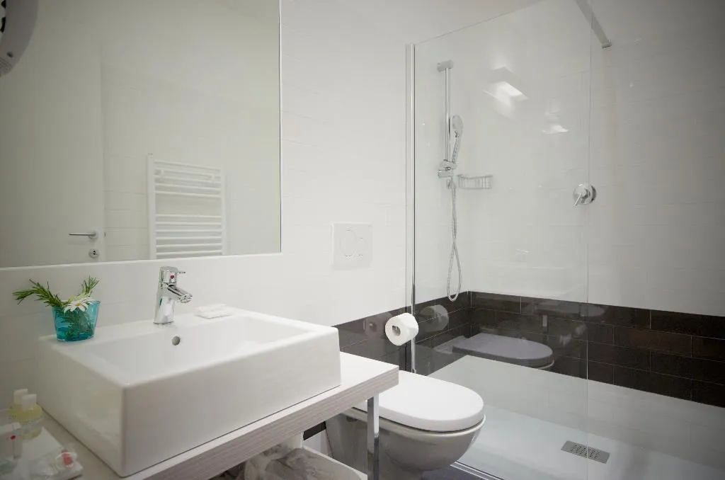 DOUBLE SINGLE USE ECONOMY Room, Luise, Milan