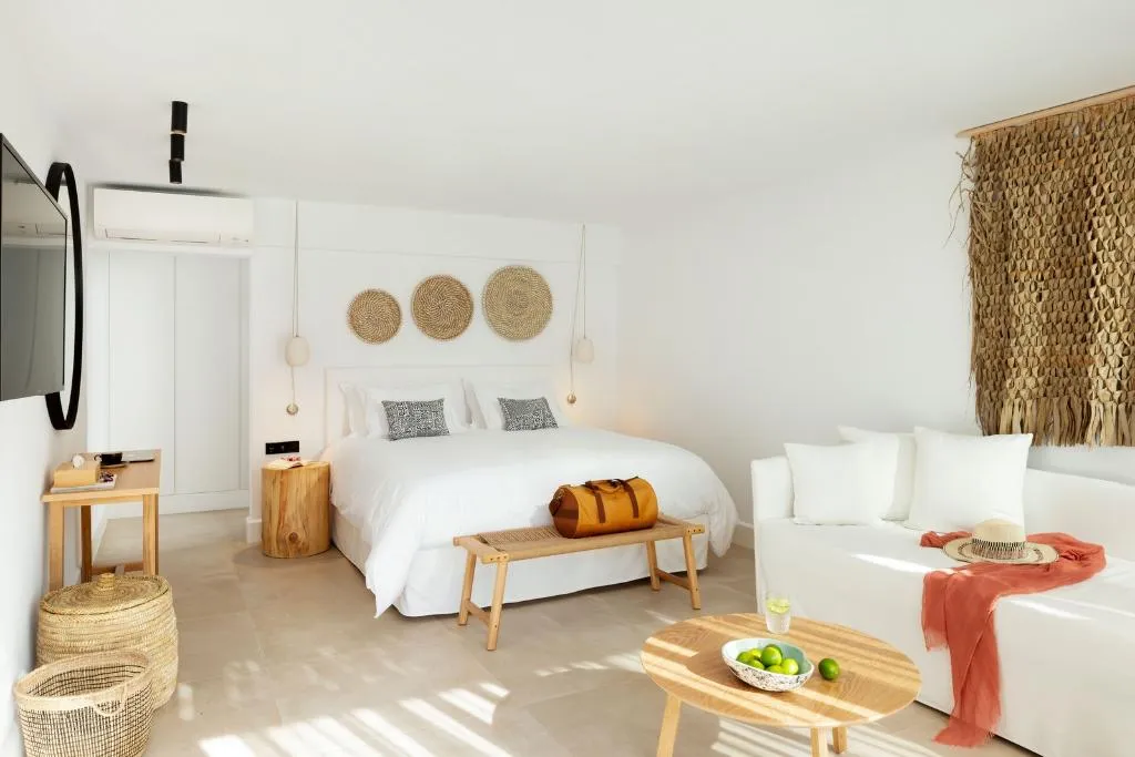 JUNIOR SUITE POOL VIEW Room, Amantes Villas And Suites, Thessaloniki