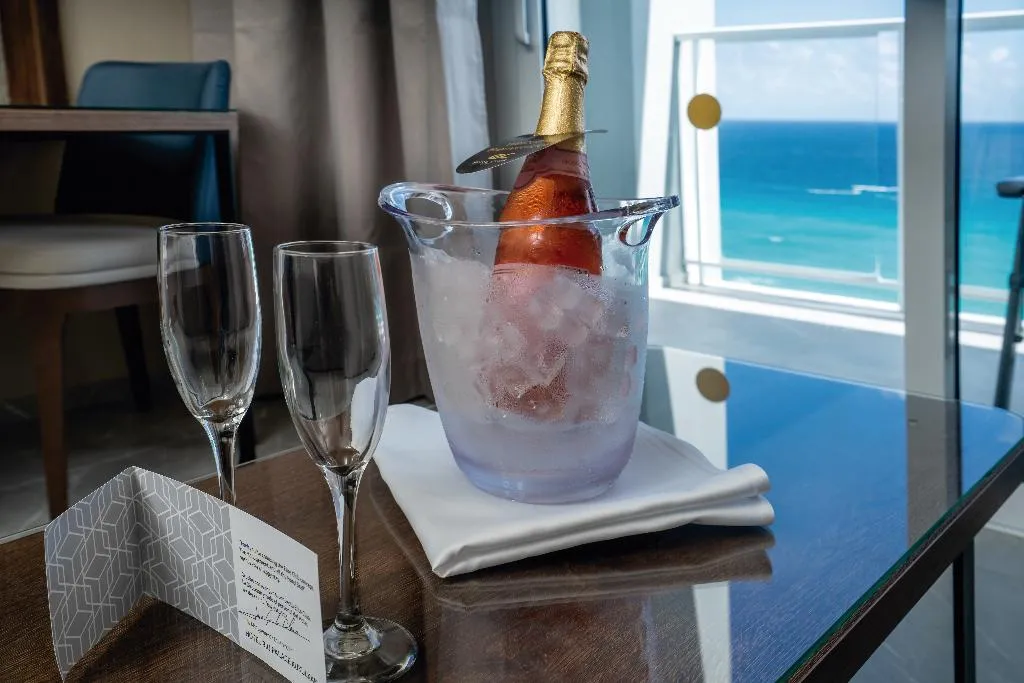 JUNIOR SUITE OCEAN FRONT Room, Riu Palace Kukulkan - Adults Only - All Inclusive, Cancun Area