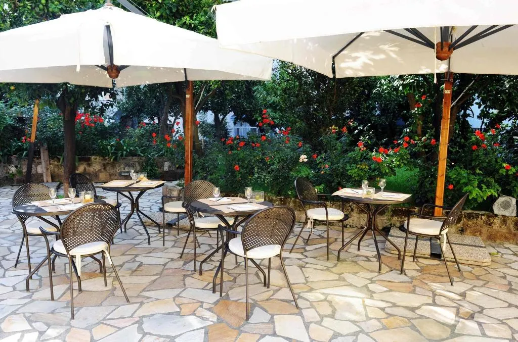 Restaurant, Tourist, Naples