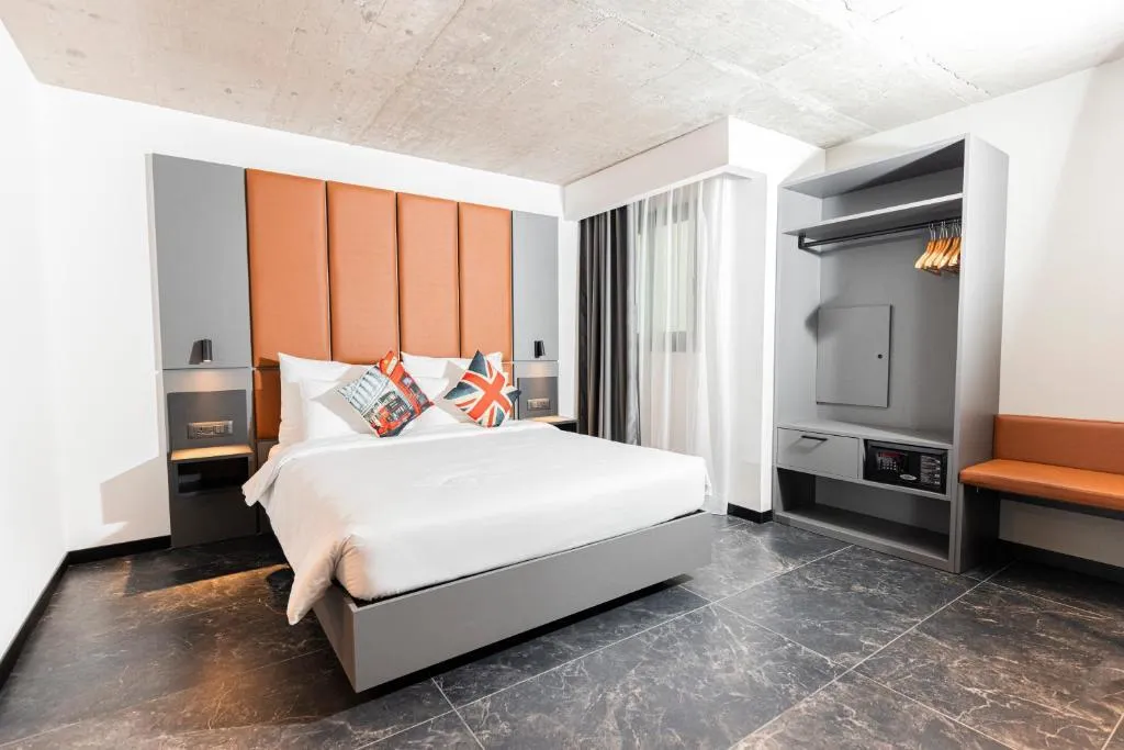 DOUBLE STANDARD Room, The Londoner Hotel St. Julians, Malta