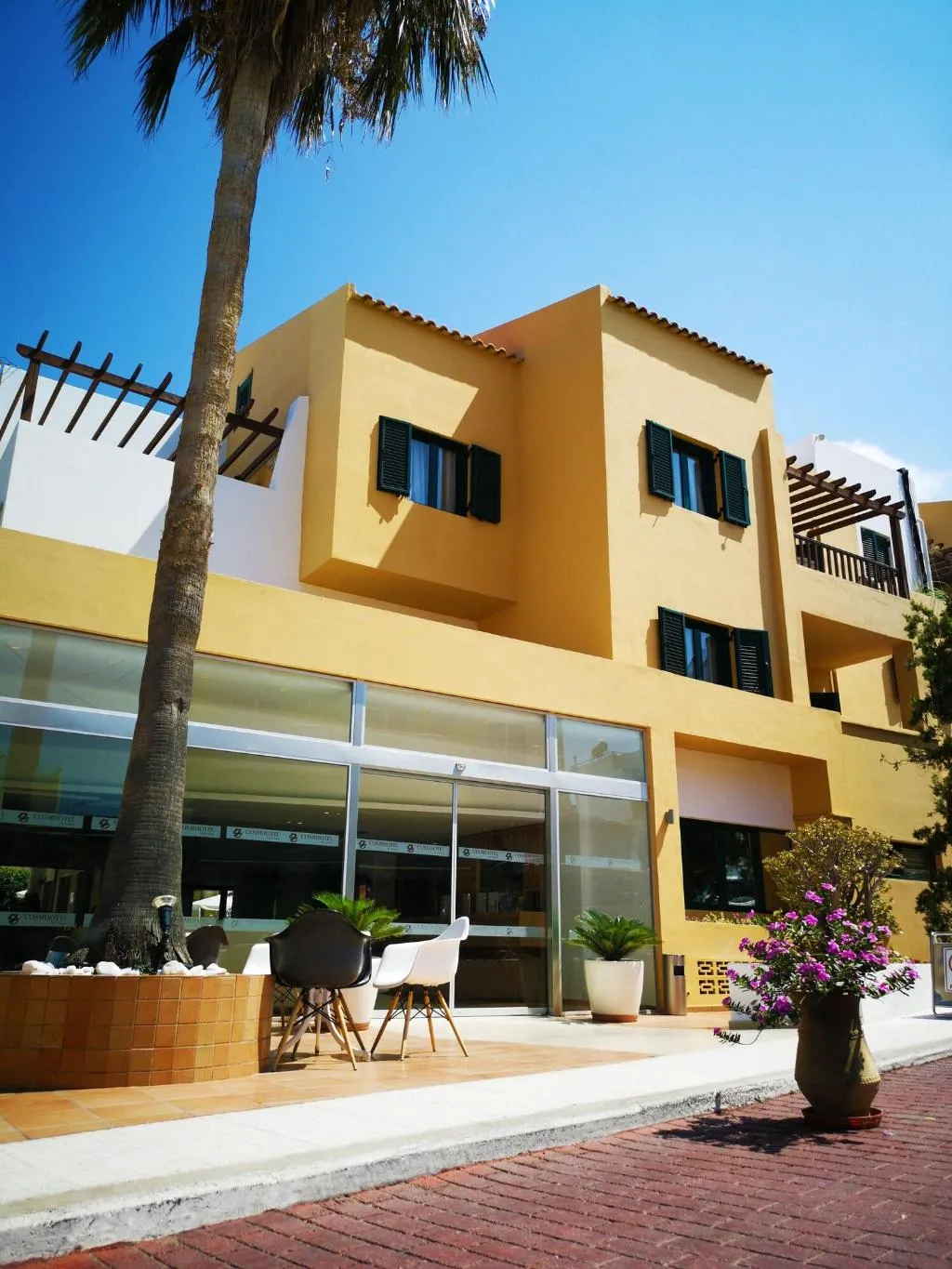 Terrace, Elmi Suites Beach Hotel, Crete