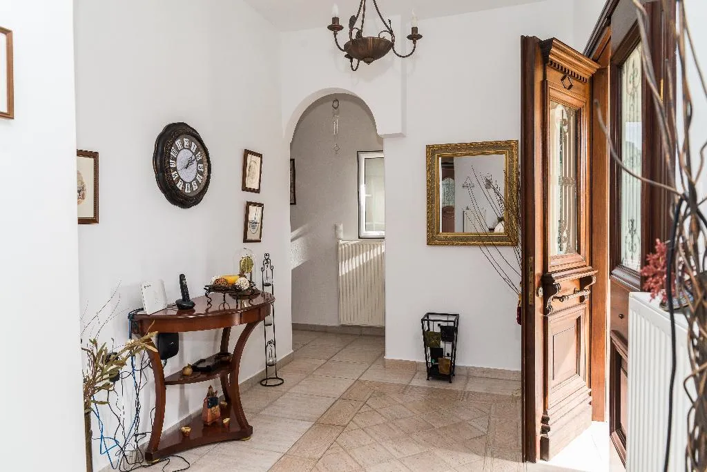 Lobby, Belle Reve, Zante