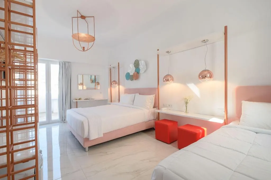 Room, Nama, Mykonos