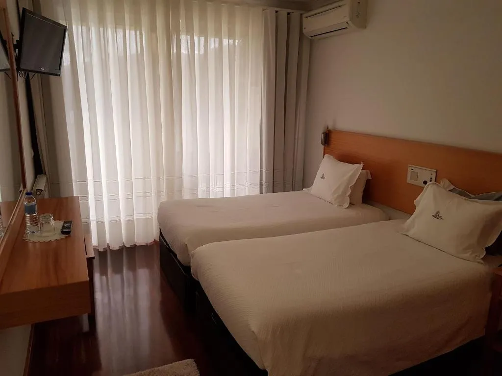 Room, Hotel Lagoa Azul do Gerês, Porto