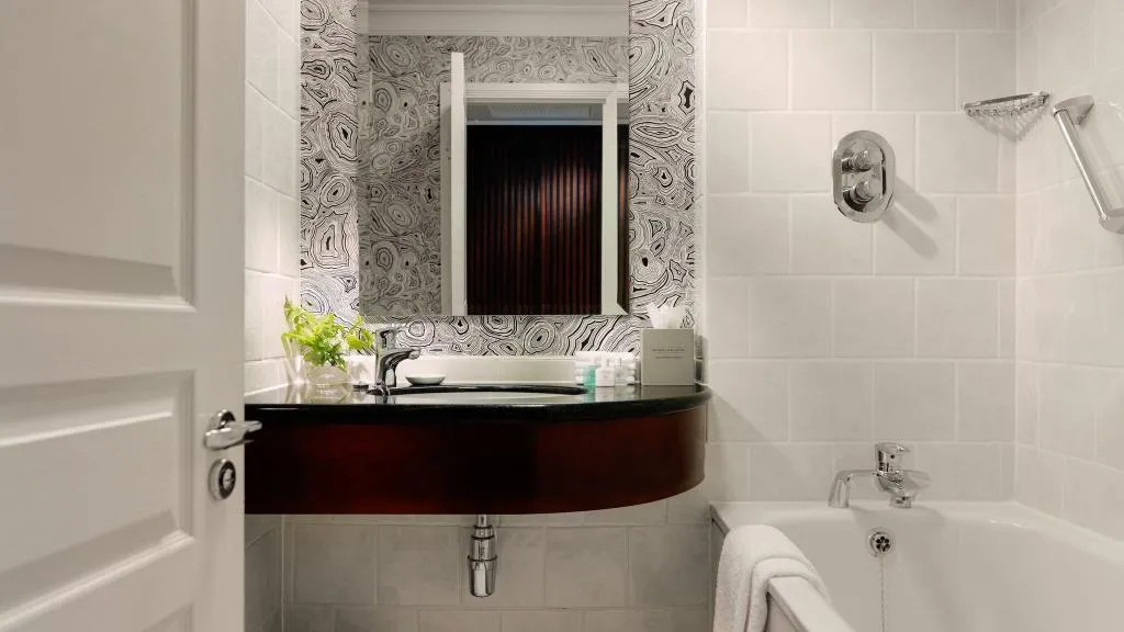 TRIPLE CLASSIC DOUBLE BED Room, Herbert Park Hotel, Dublin