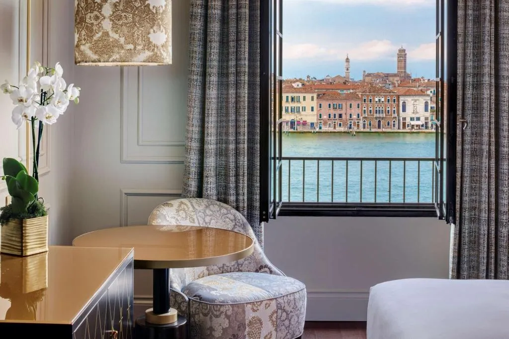 Room, Hilton Molino Stucky Venice, Venice