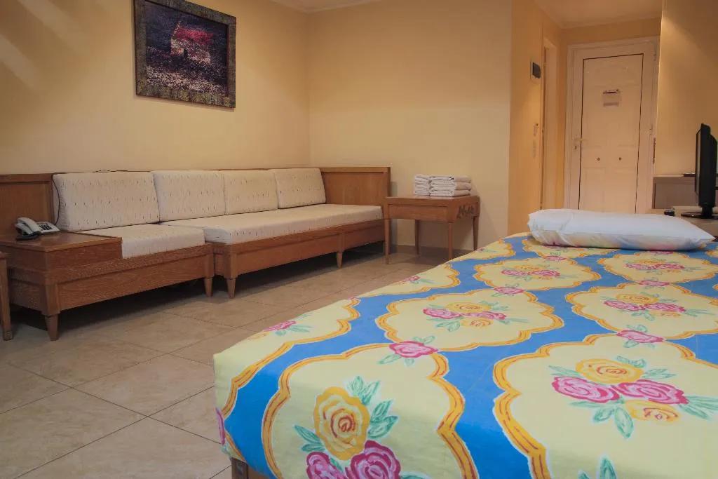 FAMILY ROOM STANDARD Room, Coral Beach, Corfu
