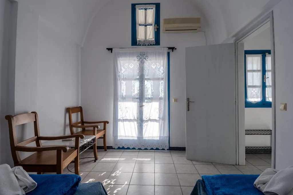 SUITE CAPACITY 2 Room, Irigeneia Hotel, Santorini