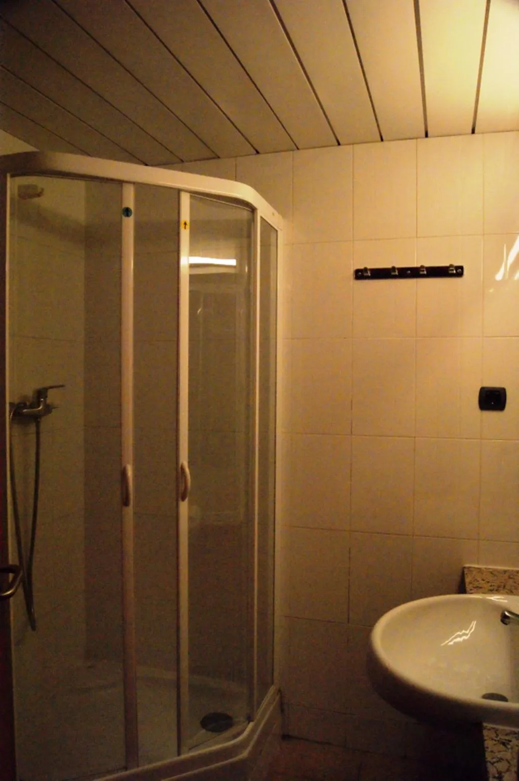 FAMILY ROOM CAPACITY 10 Room, Abrigall Hostel Masella, Costa Brava