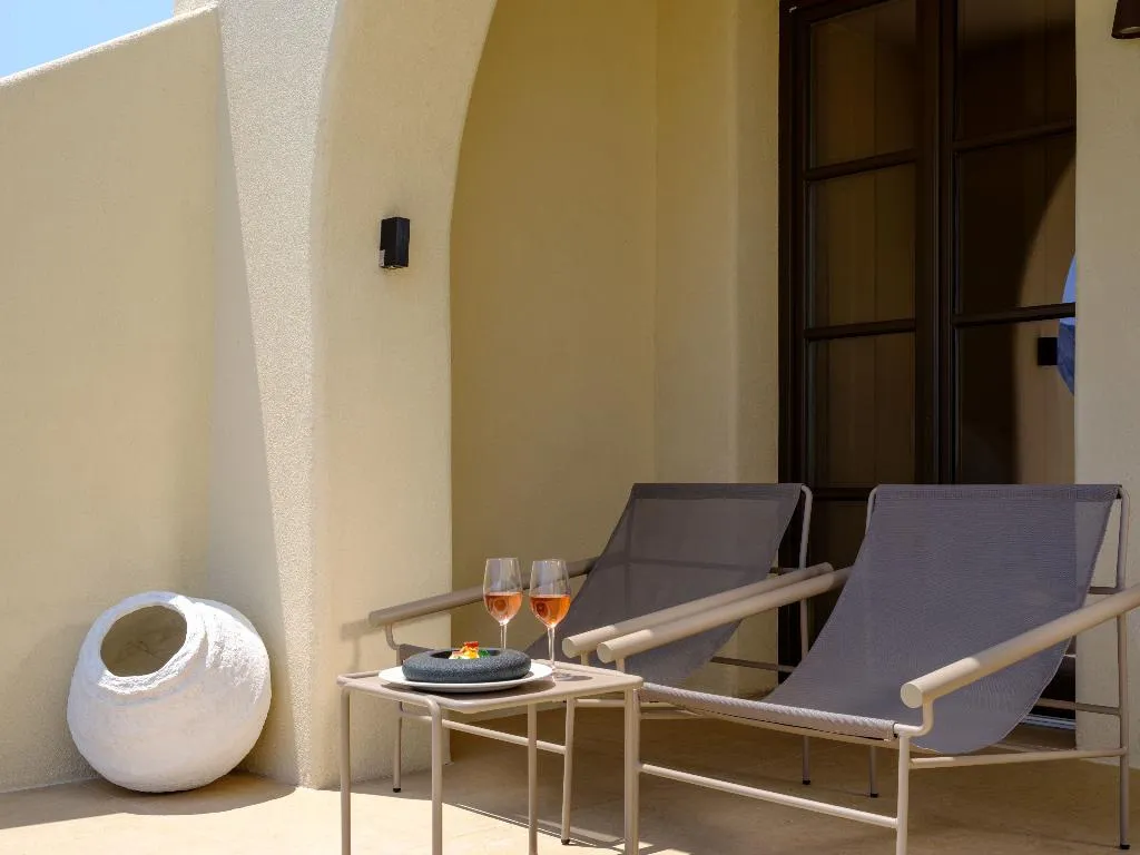 SUITE SUPERIOR WITH PRIVATE POOL Room, Elessa Hotel, Santorini