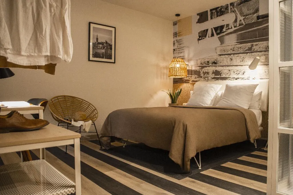 DOUBLE SUPERIOR Room, Room Select Tetuán, Seville
