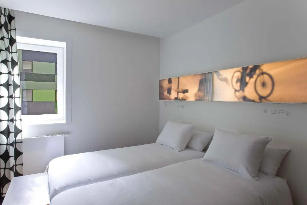 DOUBLE STANDARD Room, Gat Point Charlie, Berlin