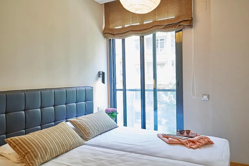 APARTMENT CAPACITY 4 TWO BEDROOMS Room, AinB Sagrada Familia Apartments, Barcelona